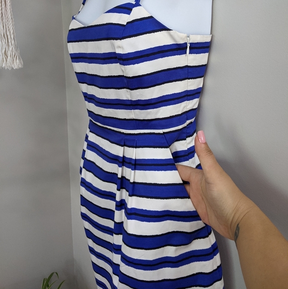 Gap Fit & Flare Dress - Picture 4 of 8